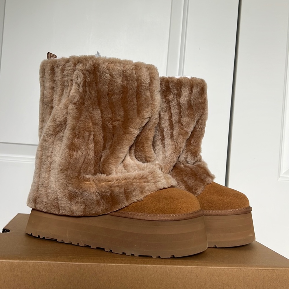 UGGS Classic Short Sherpa Corduroy Boot